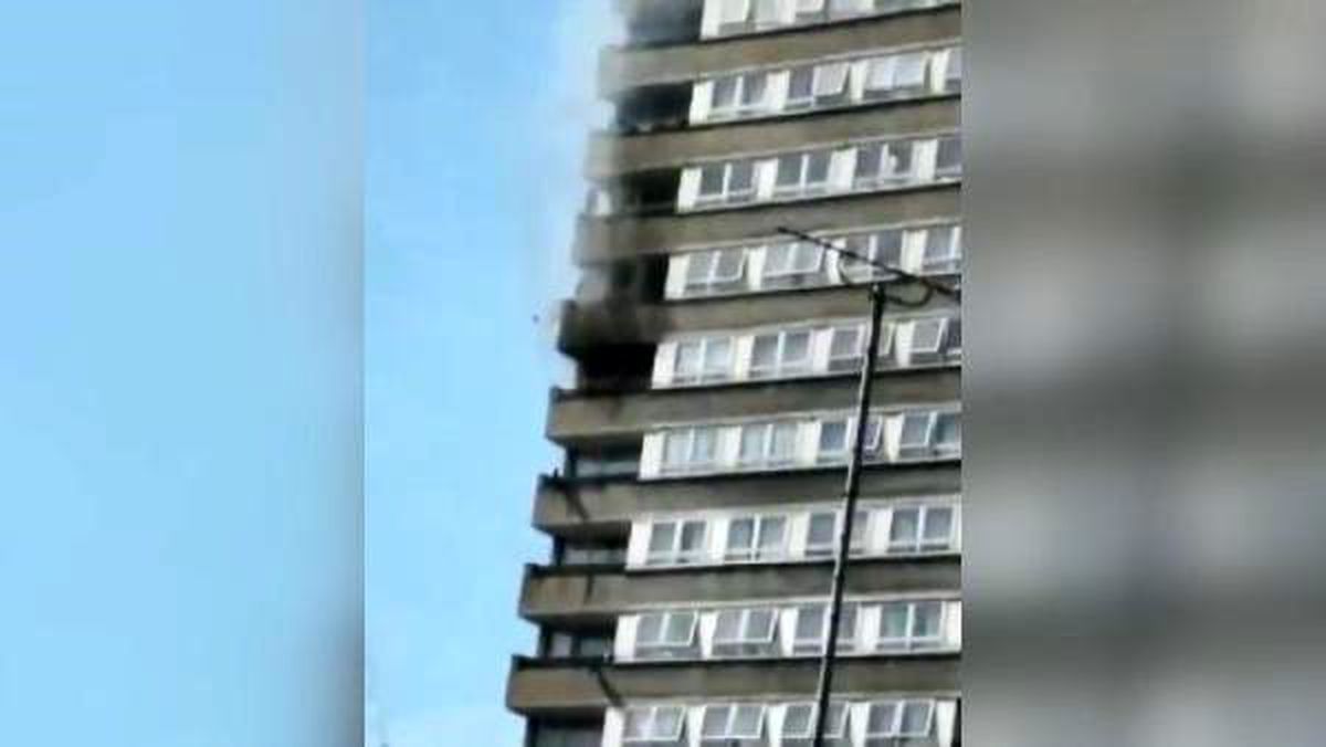 Londra\'da 24 katlı apartmanda yangın