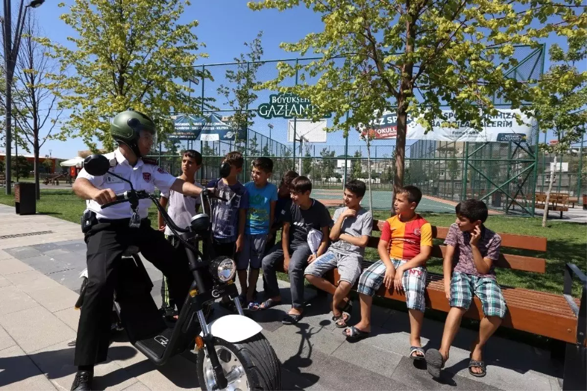 Millet Bahçesi\'ne scooterli güvenlik görevlileri