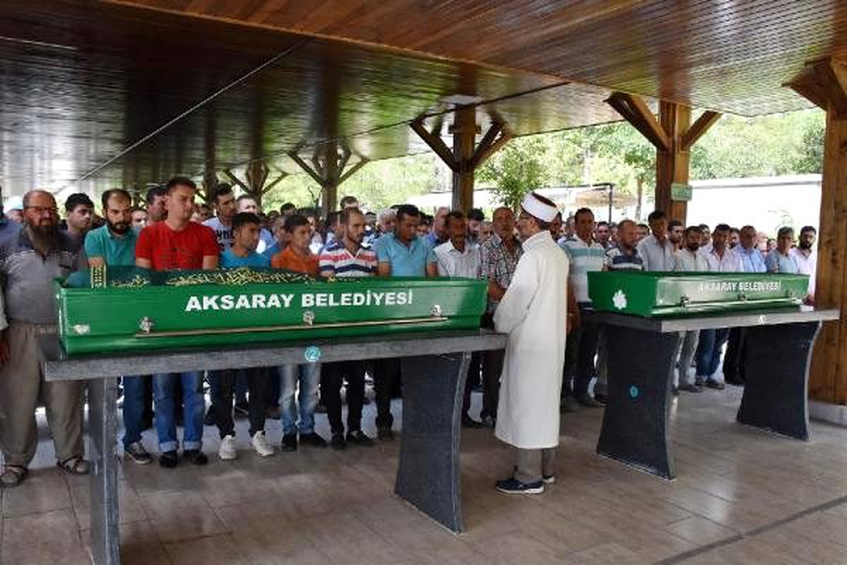 Otomobil tır\'a çarptı: anne ve oğlu öldü, eşi ve 2 çocuğu yaralandı (2)- yeniden