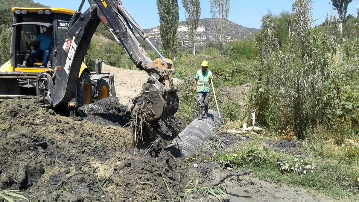 Taşdibi\'nde yol geçişi rahatlatıldı