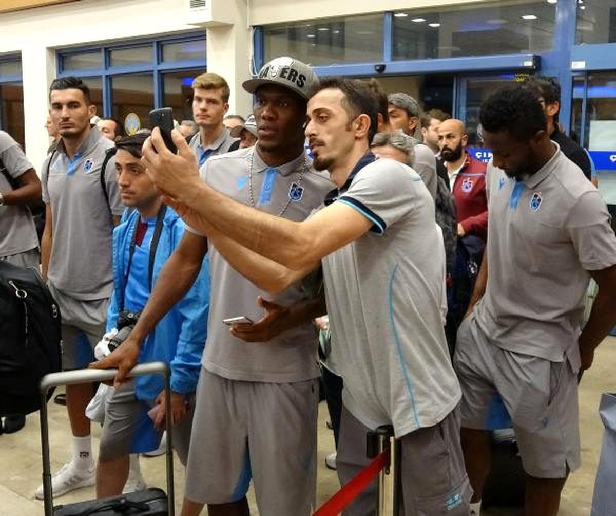 Trabzonspor, AEK maçının ardından yurda döndü