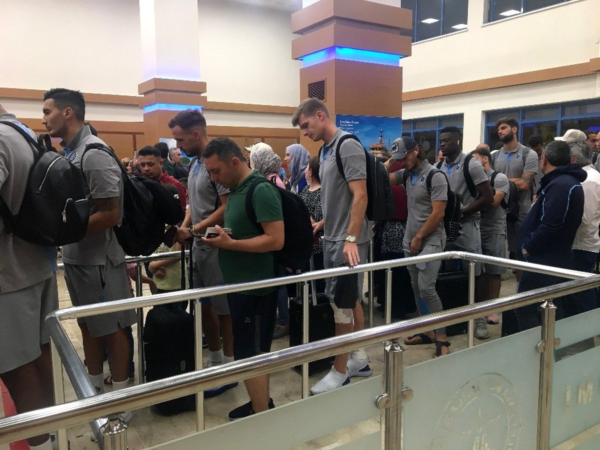 Trabzonspor kafilesi Trabzon\'a döndü