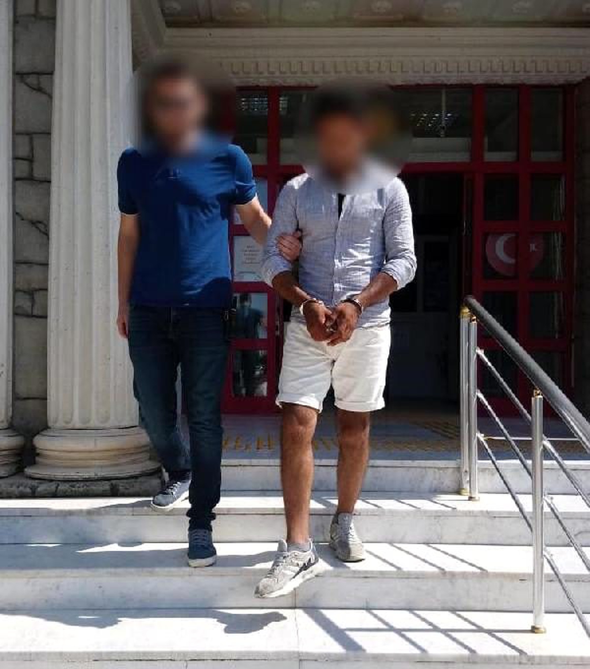 Uyuşturucu şüphelisi, çalıntı motosikletle yakalandı