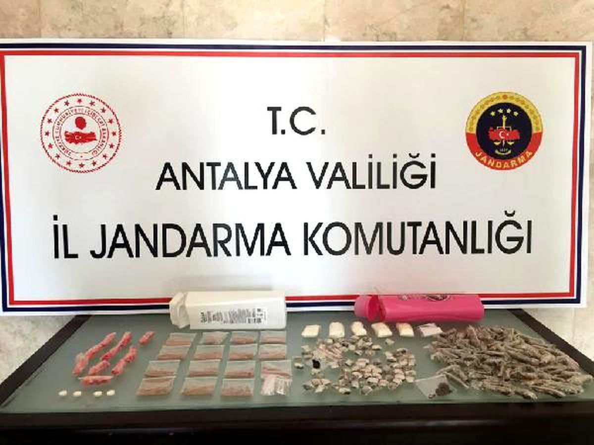 Uyuşturucuyu şampuan kutusuna saklamışlar
