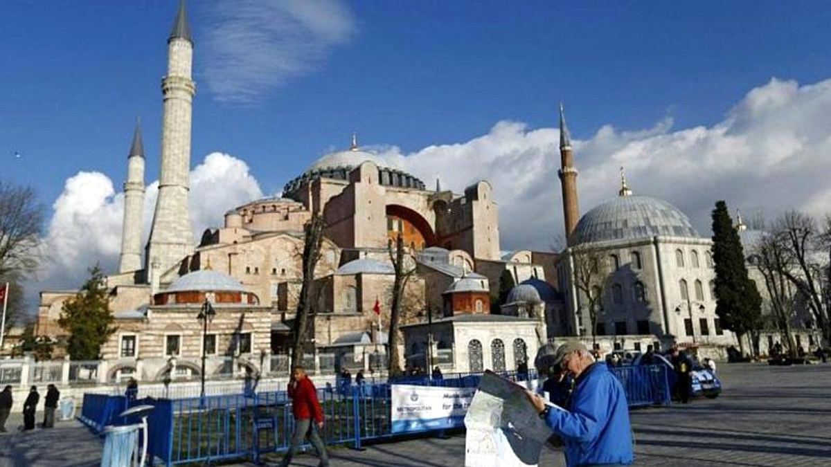Video: "İstanbul\'a kayyum atanırsa tepkiniz ne olur?" İstanbullular cevapladı