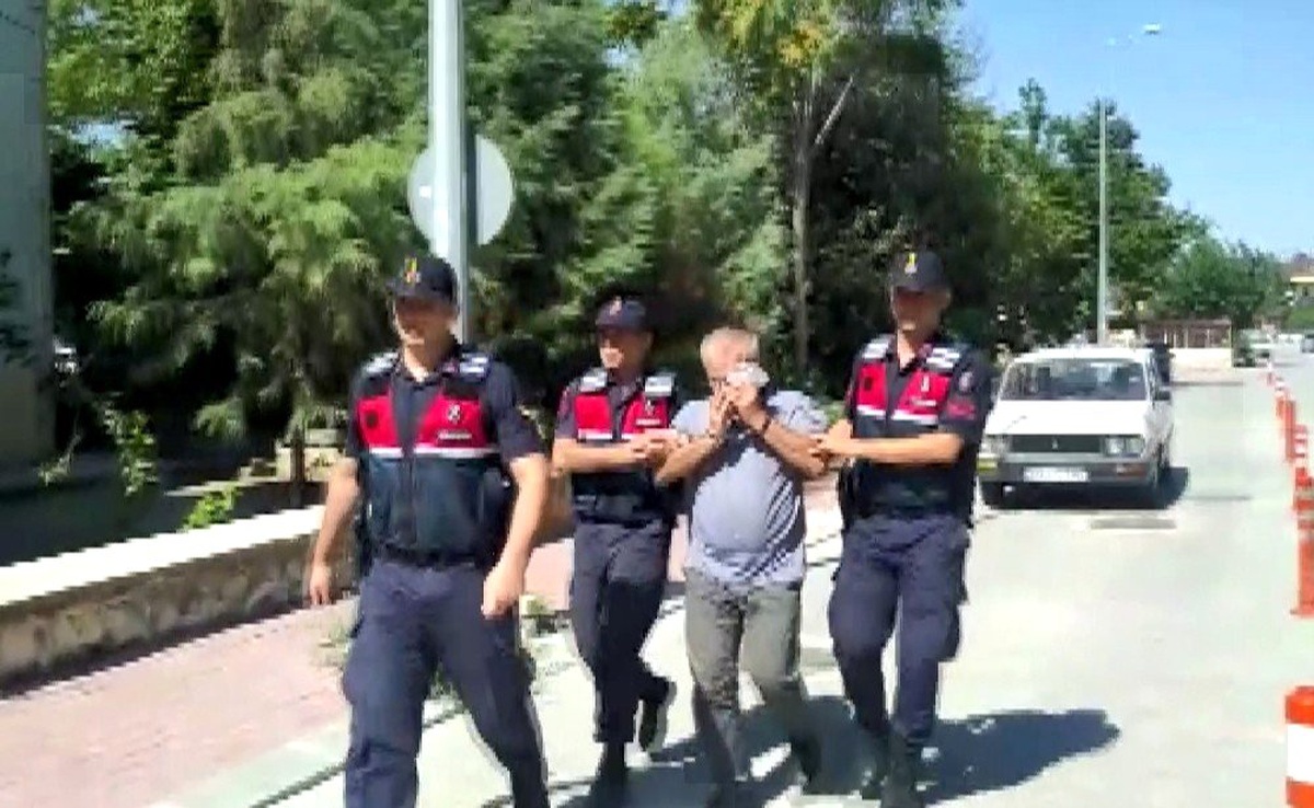 Yaşlı adam \'kuyumcu soygunu\' yalanı ile 120 bin TL dolandırıldı