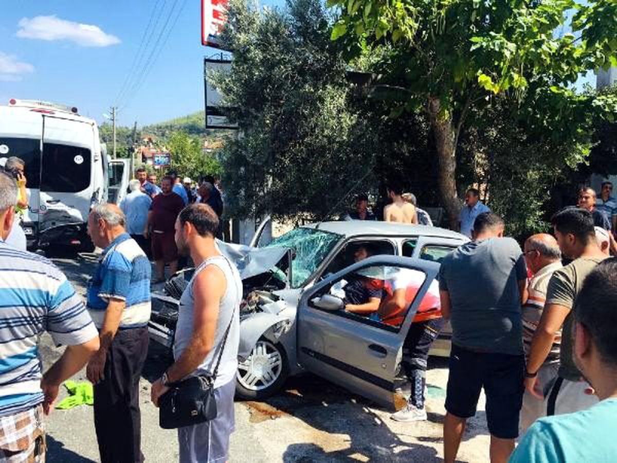 Yeni evli çifti kaza ayırdı