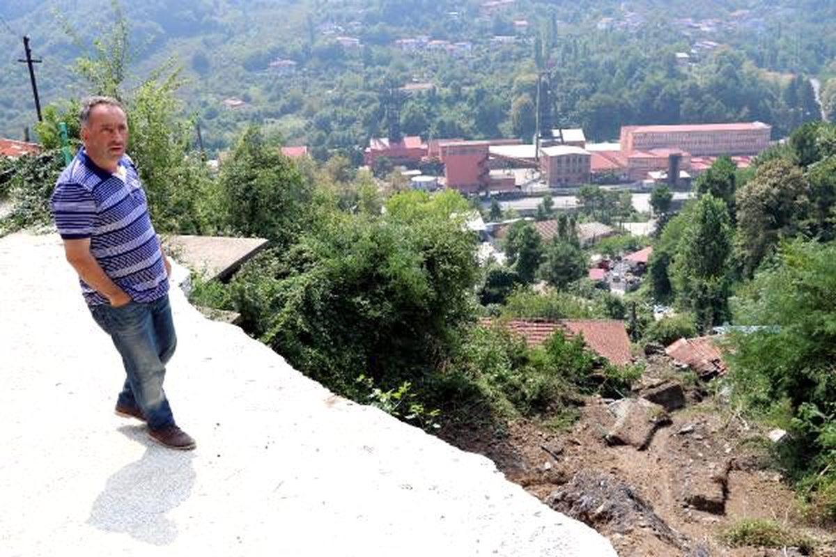 Zonguldak\'taki sağanakta 30 konut, 1 okul ve 40 iş yeri zarar gördü