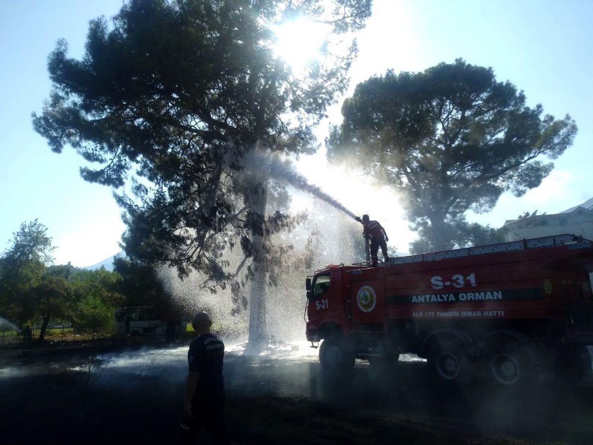 Antalya\'da antik kentte yangın çıktı