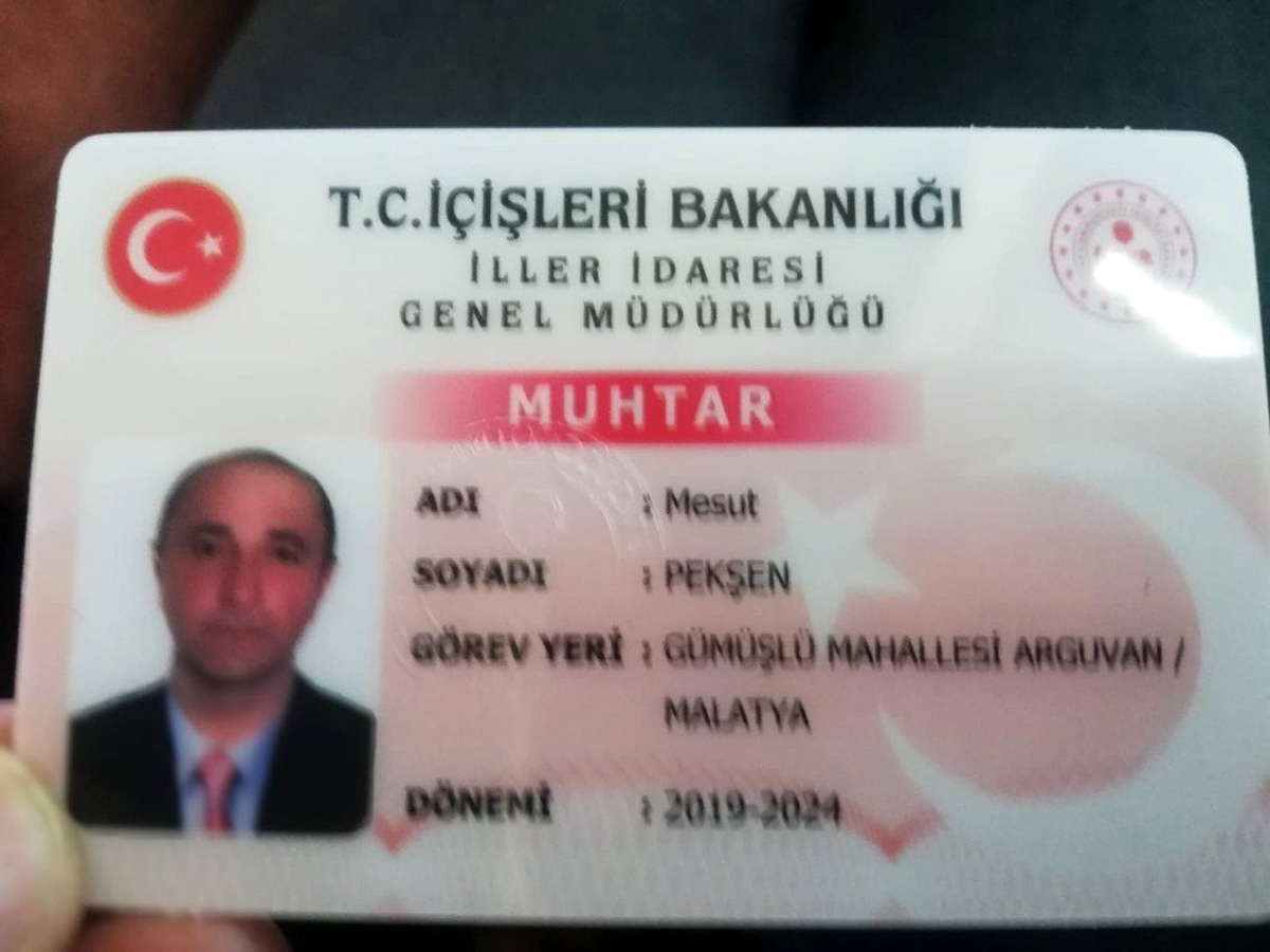 Arguvanlı muhtarlara yeni kimlik kartları dağıtıldı