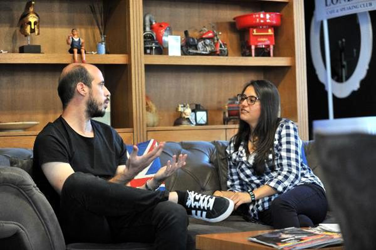 Bu kafede türkçe hariç 8 dil konuşuluyor
