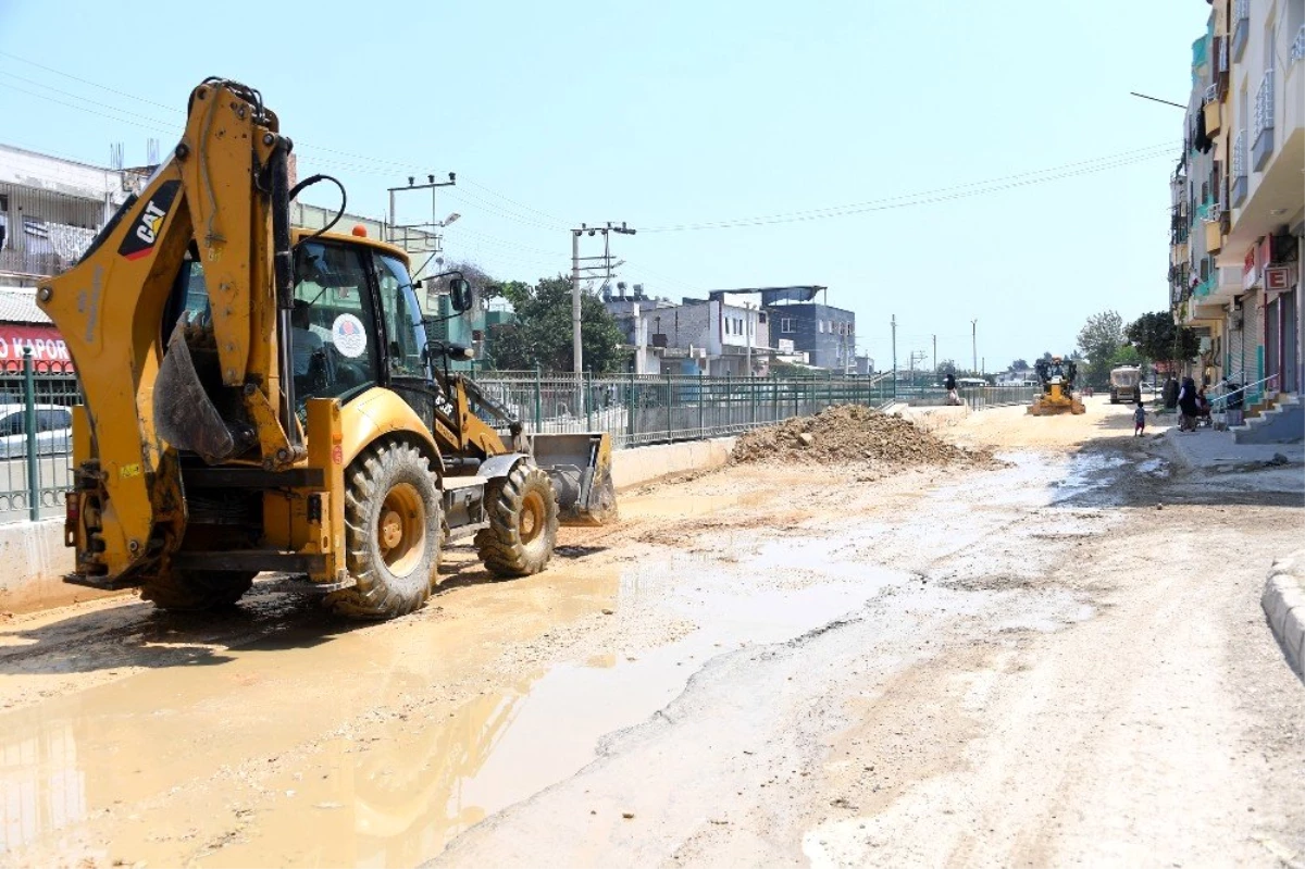 Büyükşehir Belediyesi, Çavuşlu Deresinin kenarındaki asfalt çalışmalarını tamamladı