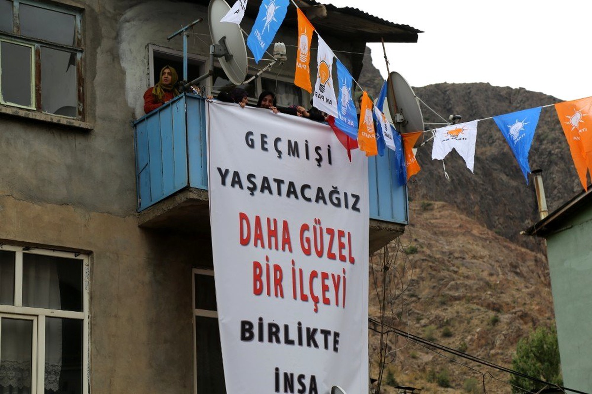 Cumhurbaşkanı Erdoğan: "Doğu Akdeniz\'de Türkiye yokmuş, eline dilini dursun"