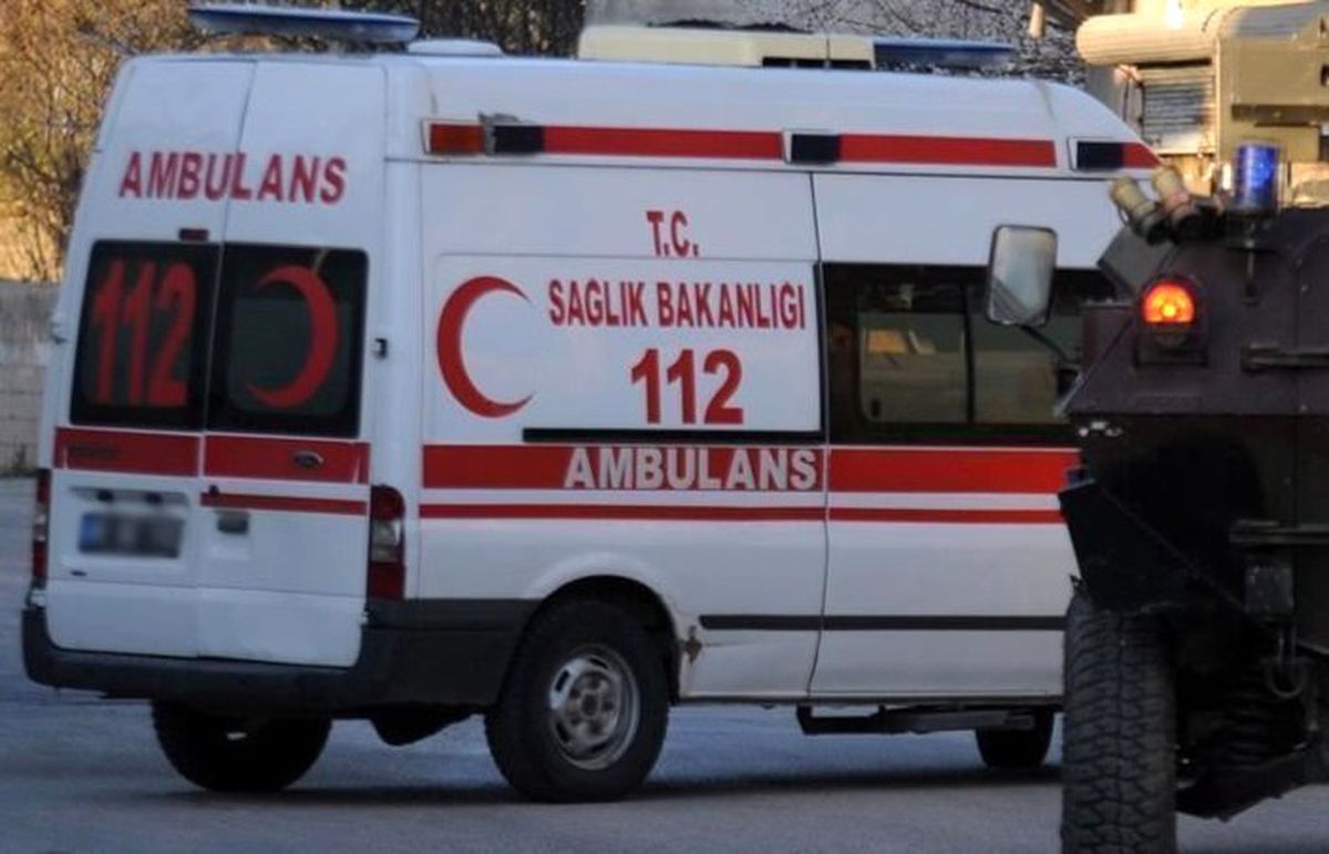Diyarbakır\'da zırhlı araç devrildi: 1 polis şehit, 5 polis yaralı