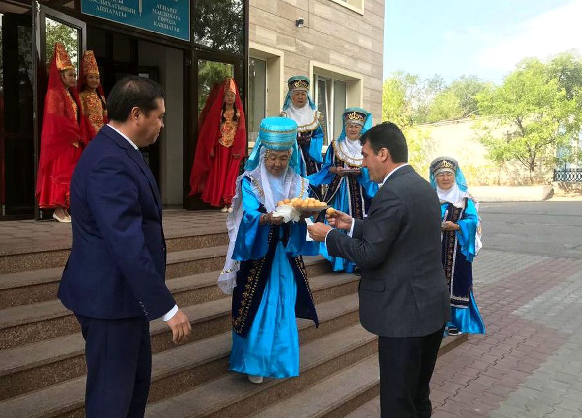 Dündar Kazakistan\'da temaslarda bulundu
