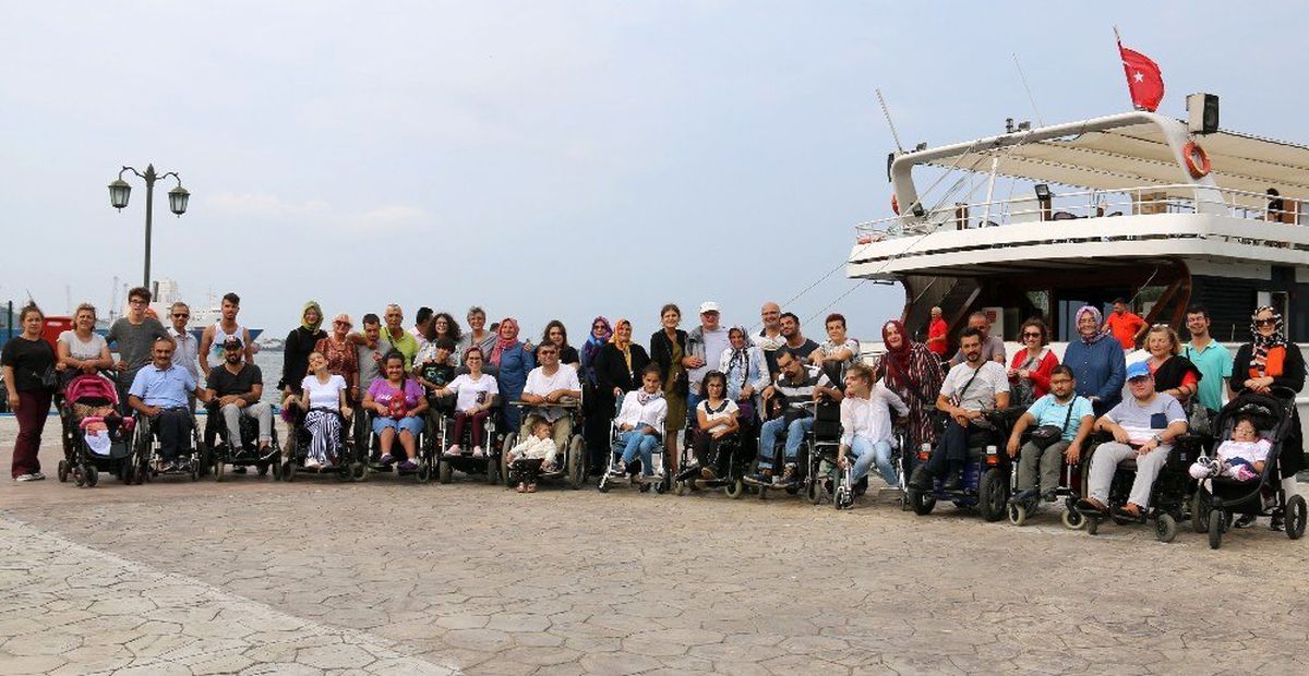 Engelliler denize açıldı