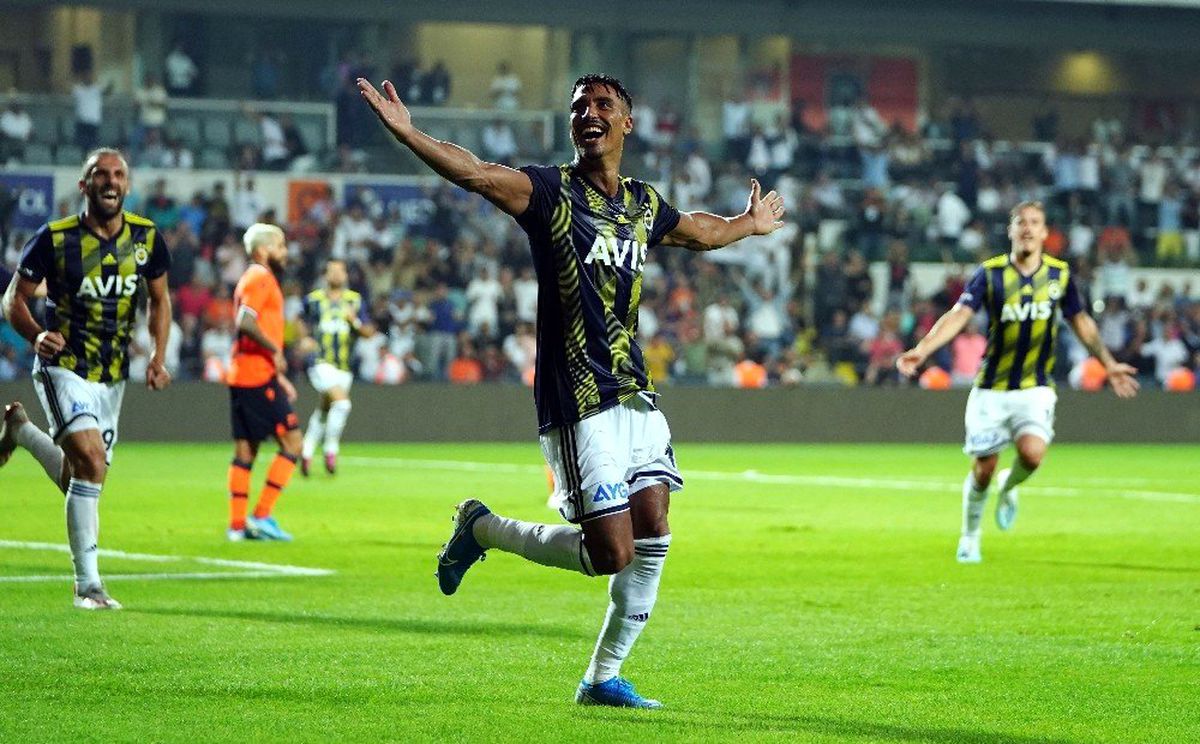 Fenerbahçe son dakikada güldü