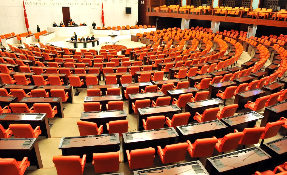 HDP, Davutoğlu\'nun terörle mücadele çıkışının araştırılması için Meclis\'e önerge verdi