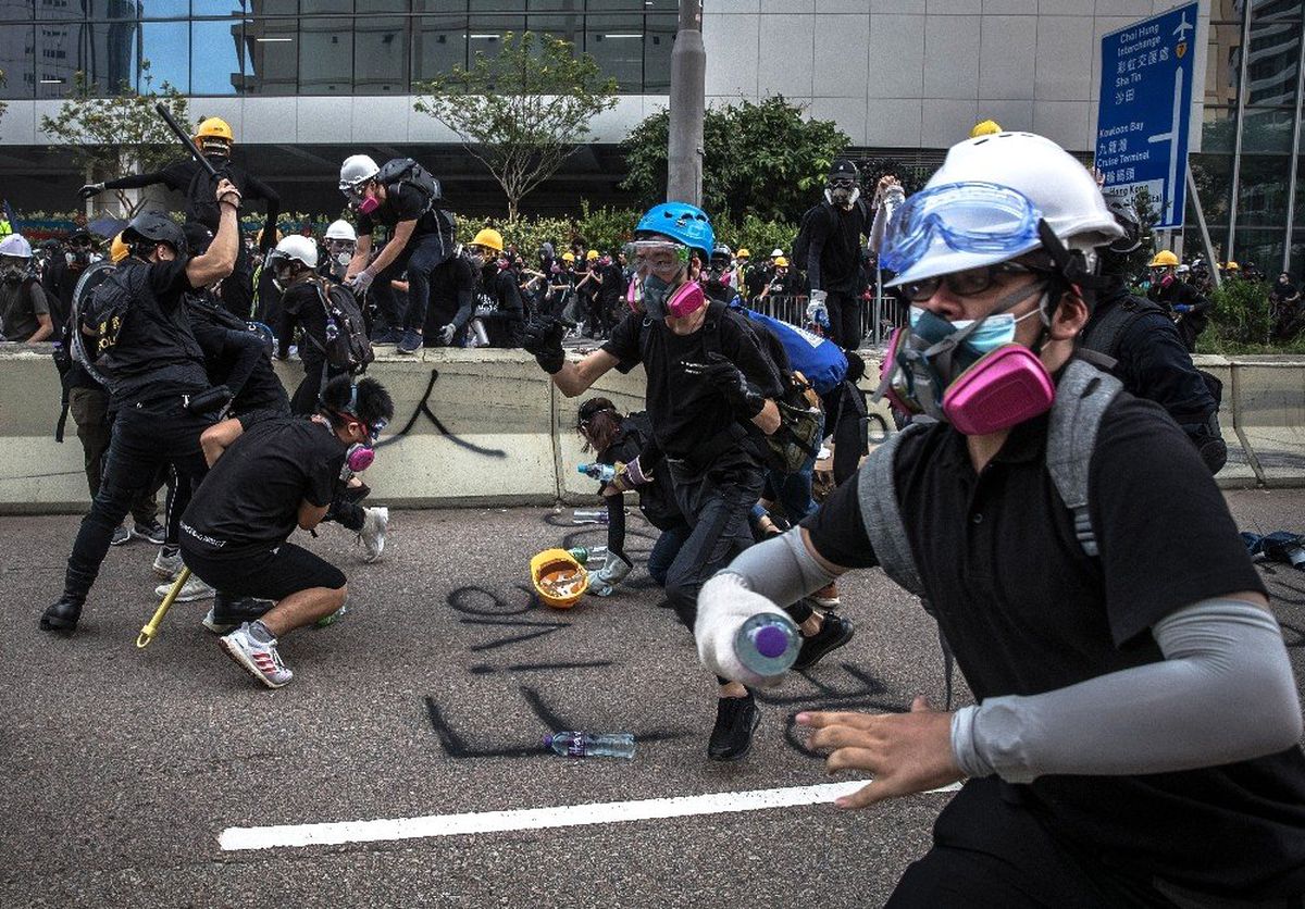 Hong Konglu protestocular: "Ya istiklal ya ölüm"