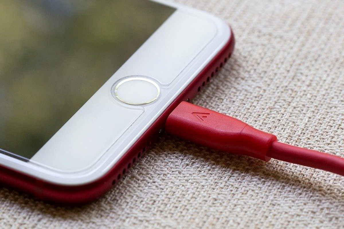 iPhone 11 Yanında Hızlı Şarj Cihazı ile Birlikte Gelebilir