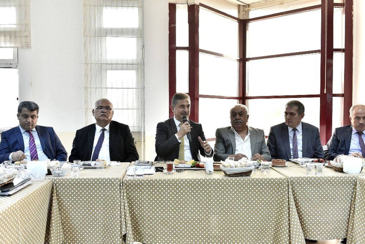 Köse muhtarlarla bir araya geldi