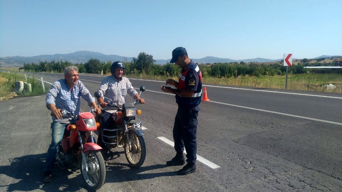 Kula\'da jandarmadan motosiklet uygulaması