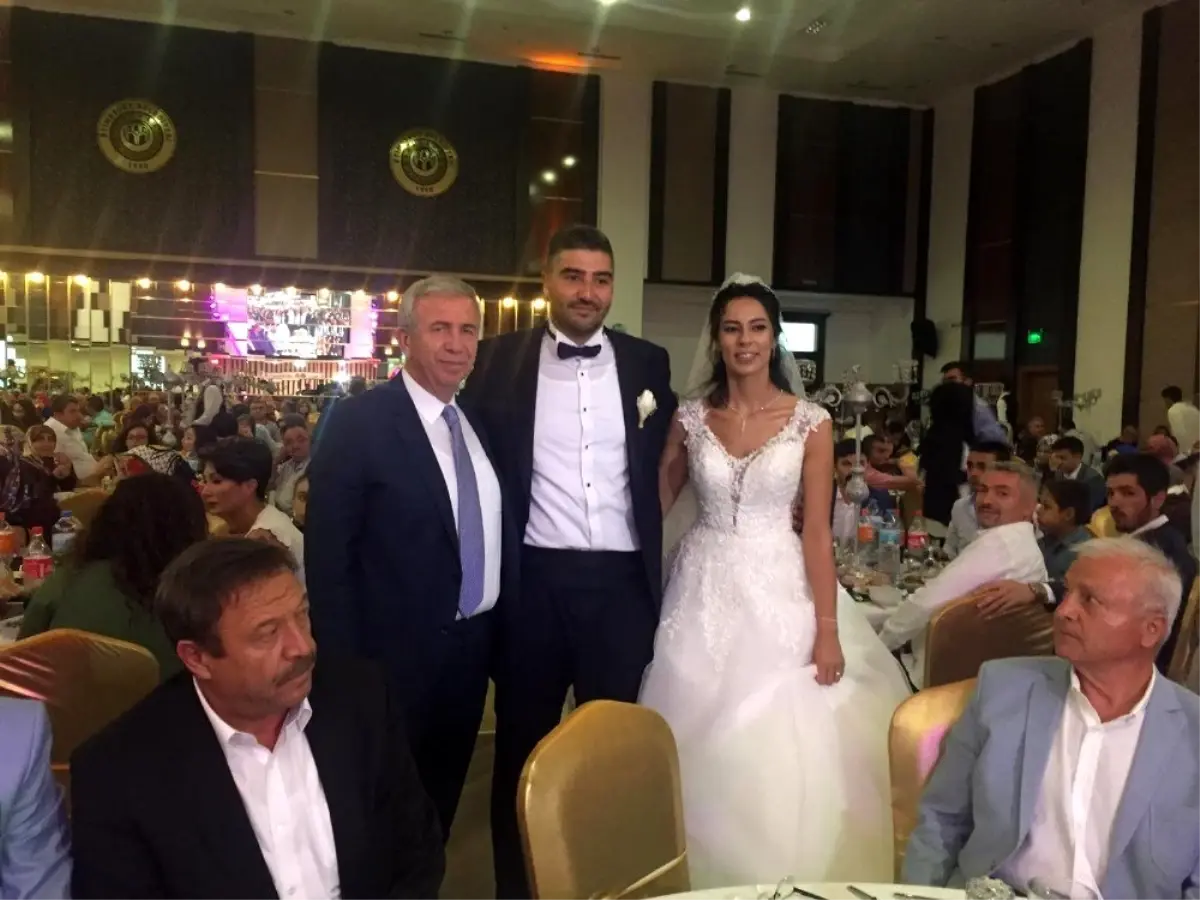 Mansur Yavaş, Alkan çiftinin nikah şahidi oldu