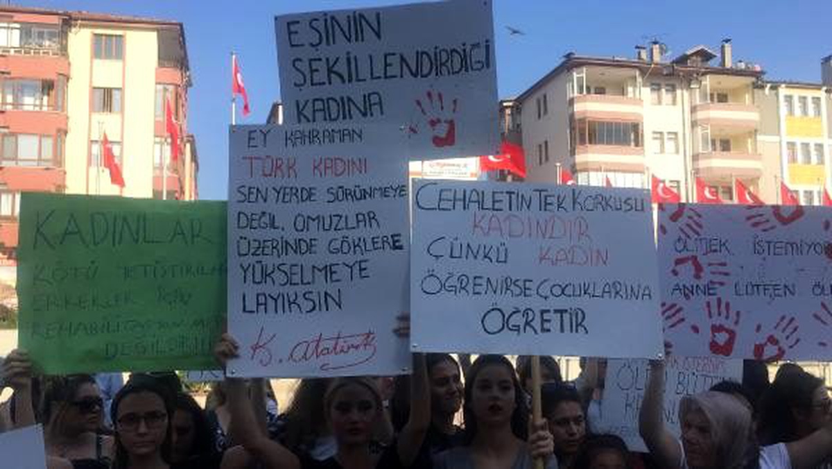 Safranbolu\'lu kadınlar emine bulut cinayetini protesto etti