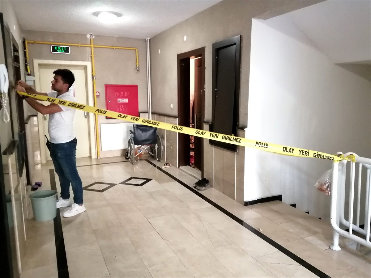 Samsun\'da eşi ve kızını öldüren zanlı polise teslim oldu