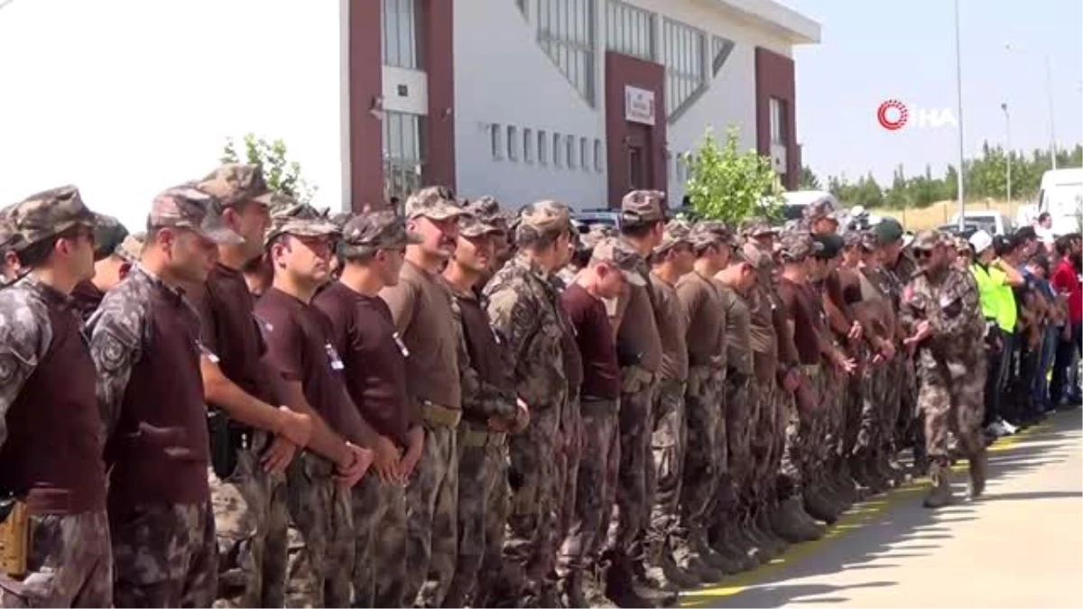 Şehit özel harekat polisi tekbirlerle memleketine uğurlandı