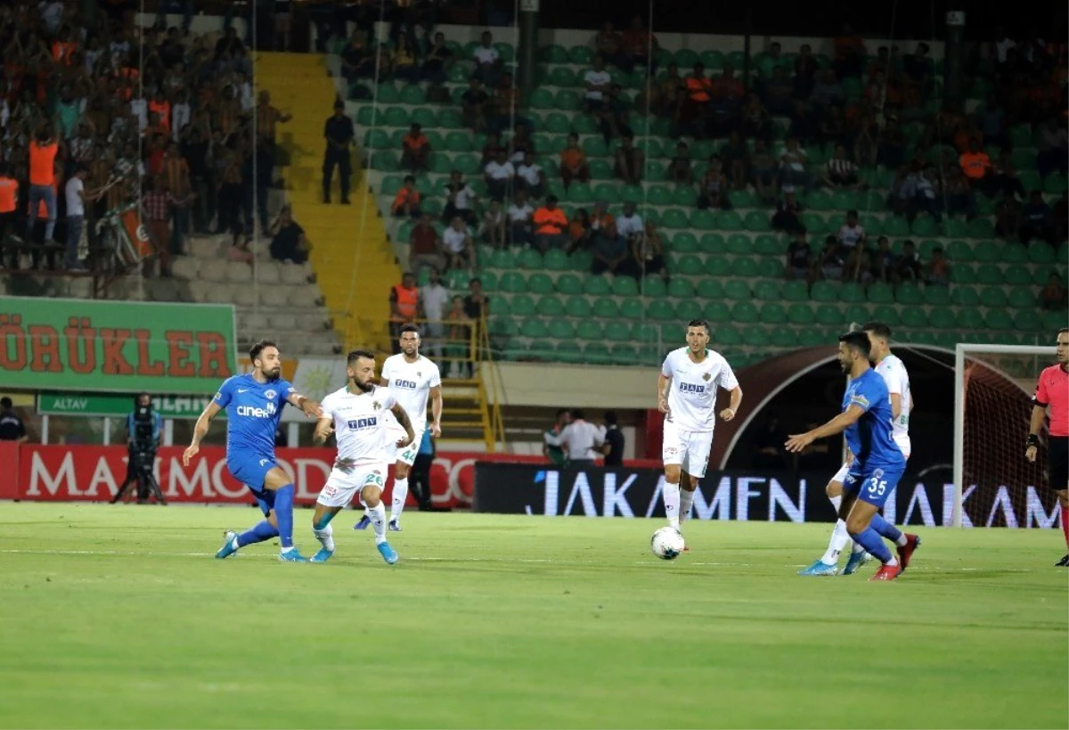 Süper Lig: Alanyaspor: 1 - Kasımpaşa: 1 (İlk yarı)