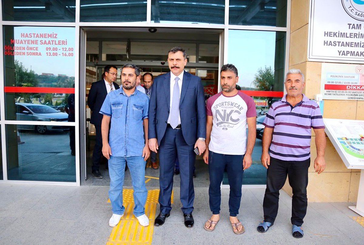 Vali Çiftçi\'den maganda kurşunuyla yaralanan Muhammed Efe\'nin ailesine ziyaret