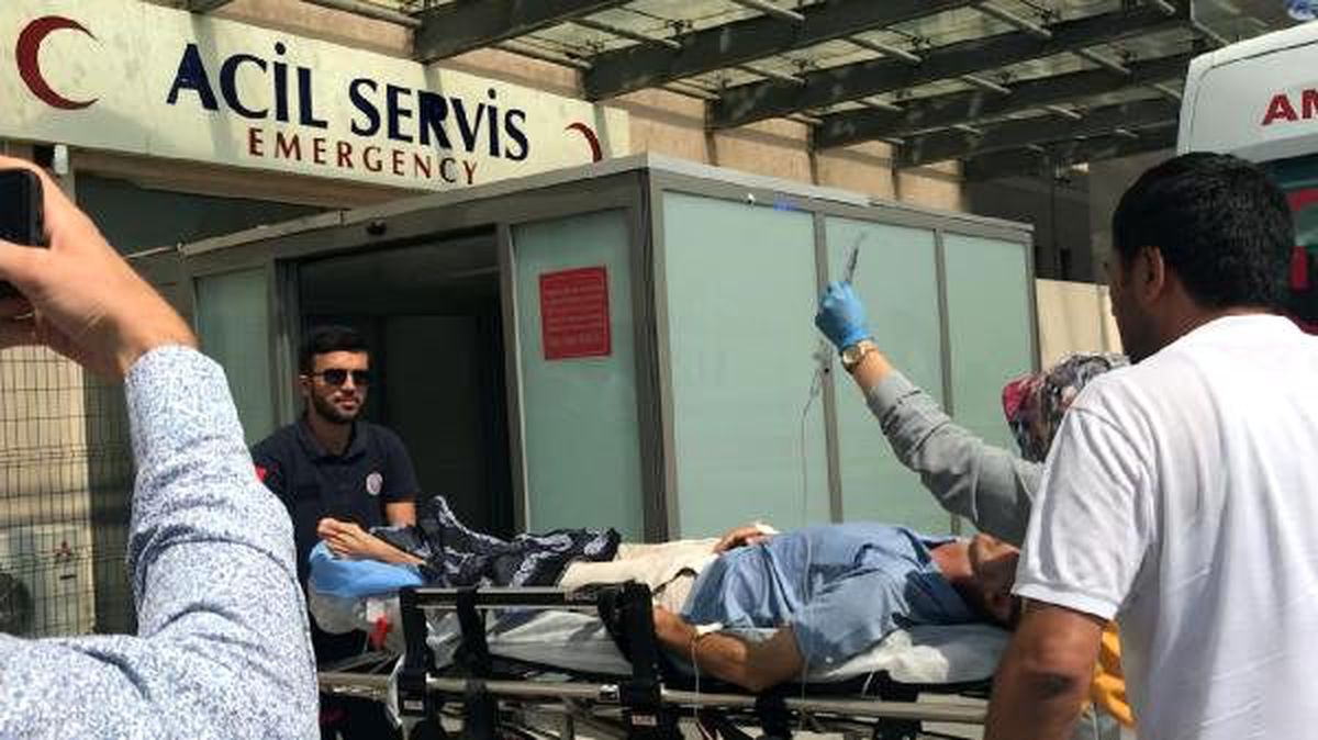 Yolda karşılaşıp, kavga ettiği husumetlisini tabancayla yaraladı