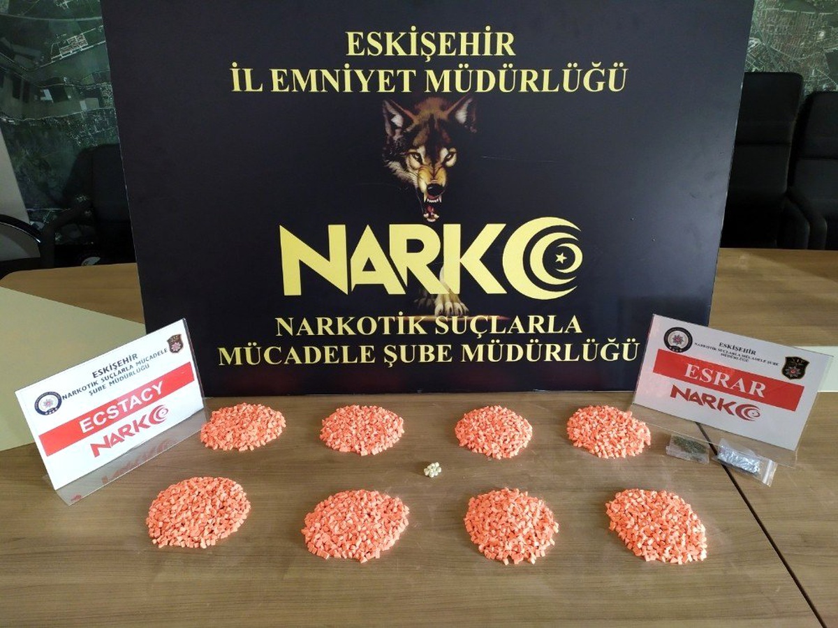 Zehir tacirlerine narkotikten şok baskın