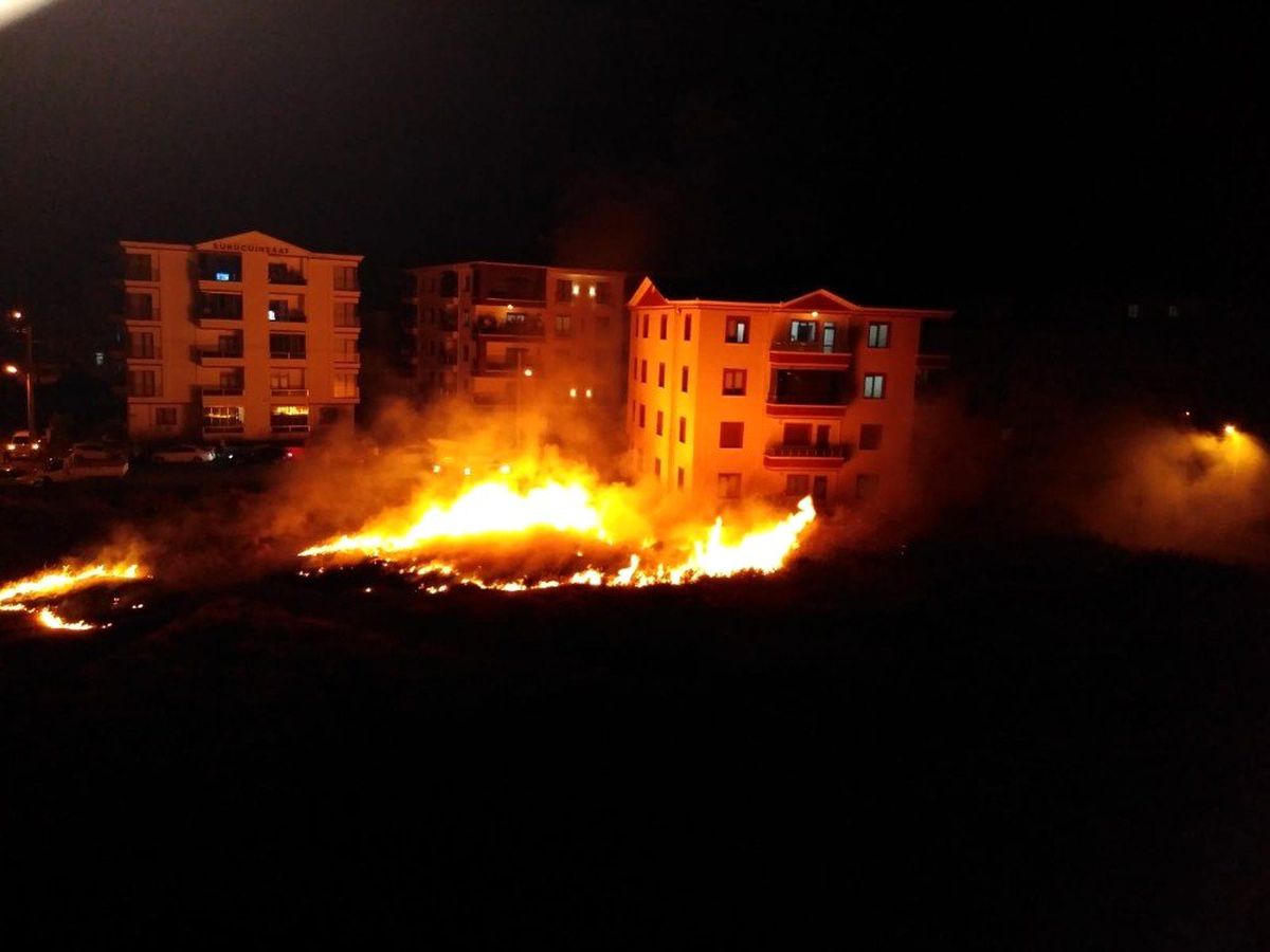 Aksaray\'da düğün evinde havai fişek yangına neden oldu
