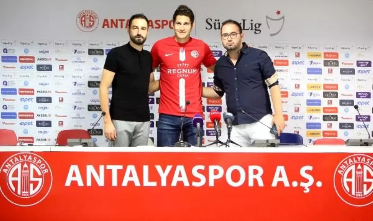 Antalyaspor, arjantinli forvet leschuk\'u kadrosuna kattı