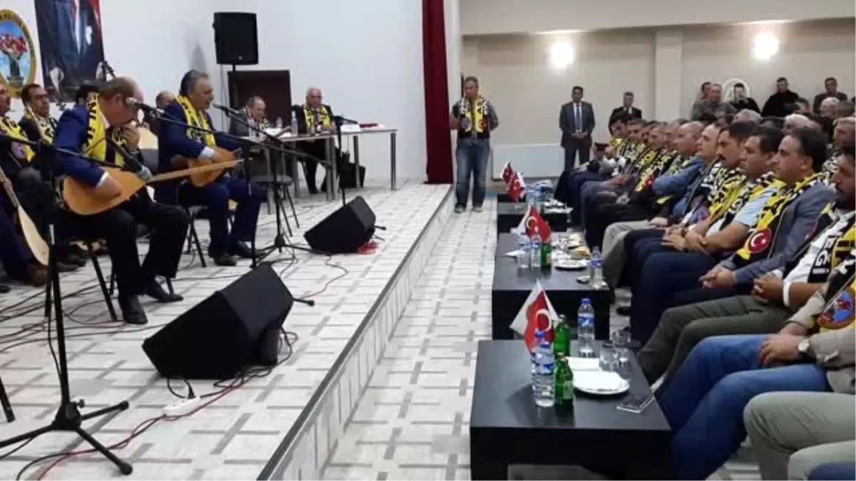 Aşıklar üstatlarını anmak için bağlamanın teline dokundu