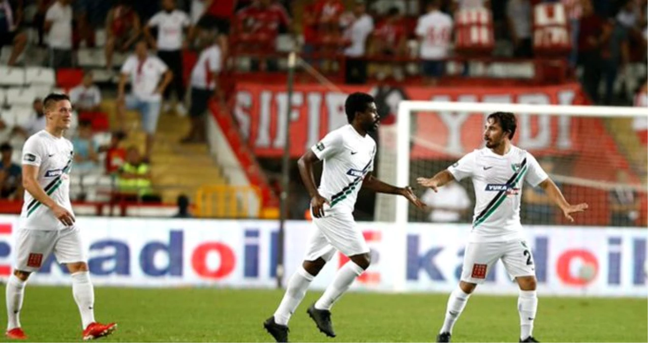 Denizlispor, Antalyaspor\'u 2-0 ile geçti!