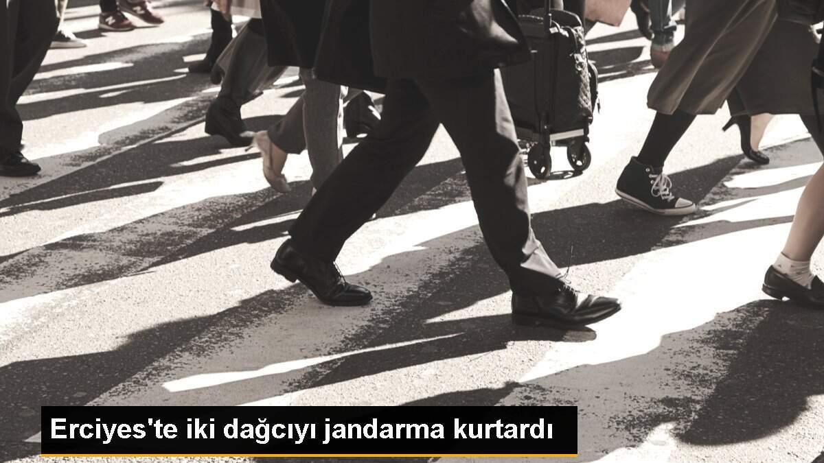 Erciyes\'te iki dağcıyı jandarma kurtardı