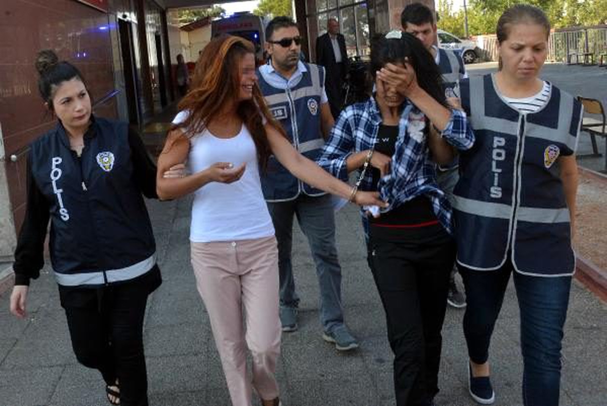 Hırsızlık şüphelisi 3 kadın yakalandı