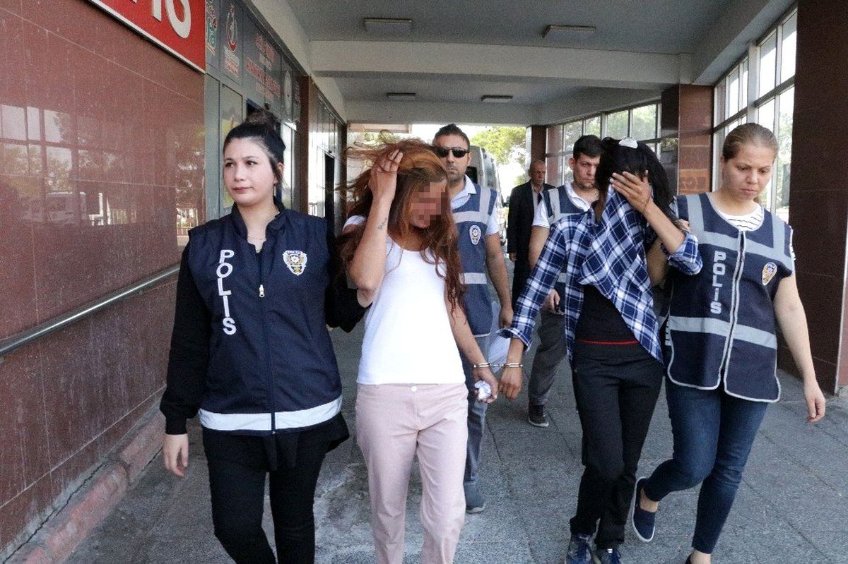Hırsızlıktan yakalanan kadın: "Sibel ünlü olacaksın madalya takacaklar sana"