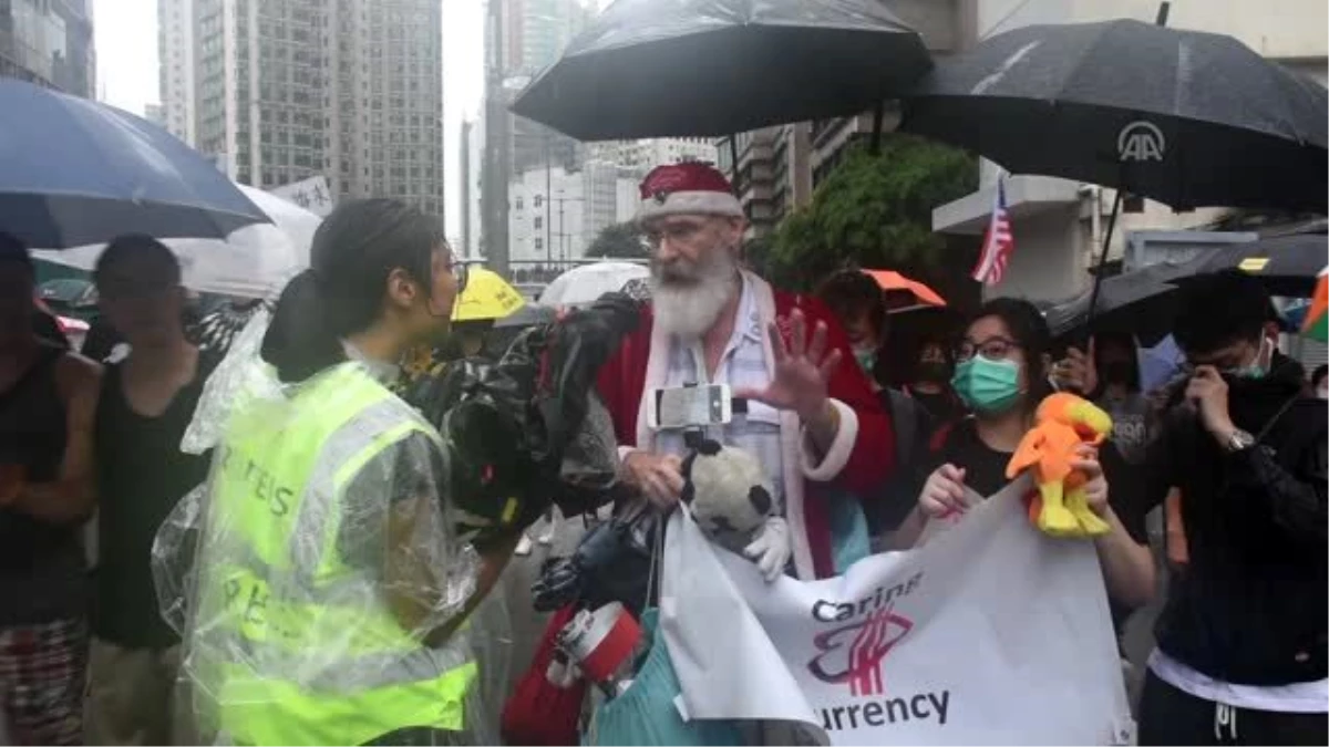 Hong Kong polisinden protestoculara müdahale - HONG