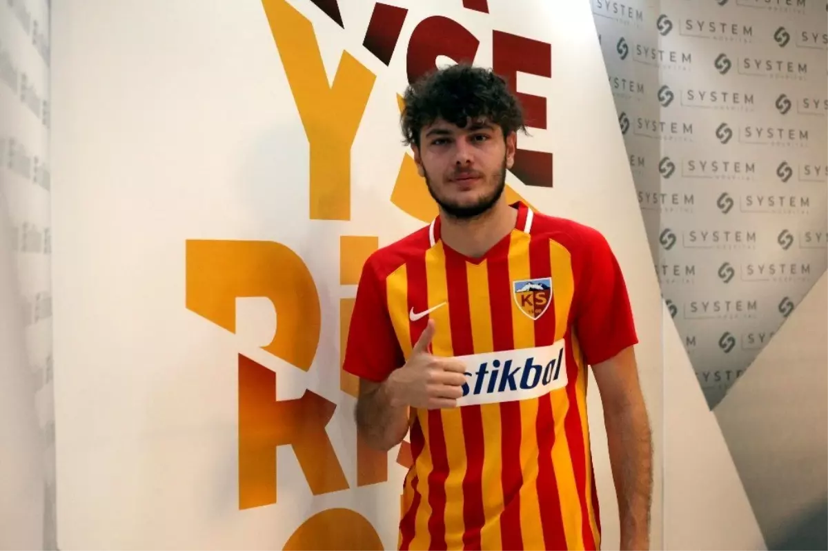 Kayserispor, Furkan Polat ile 5 yıllık sözleşme imzaladı