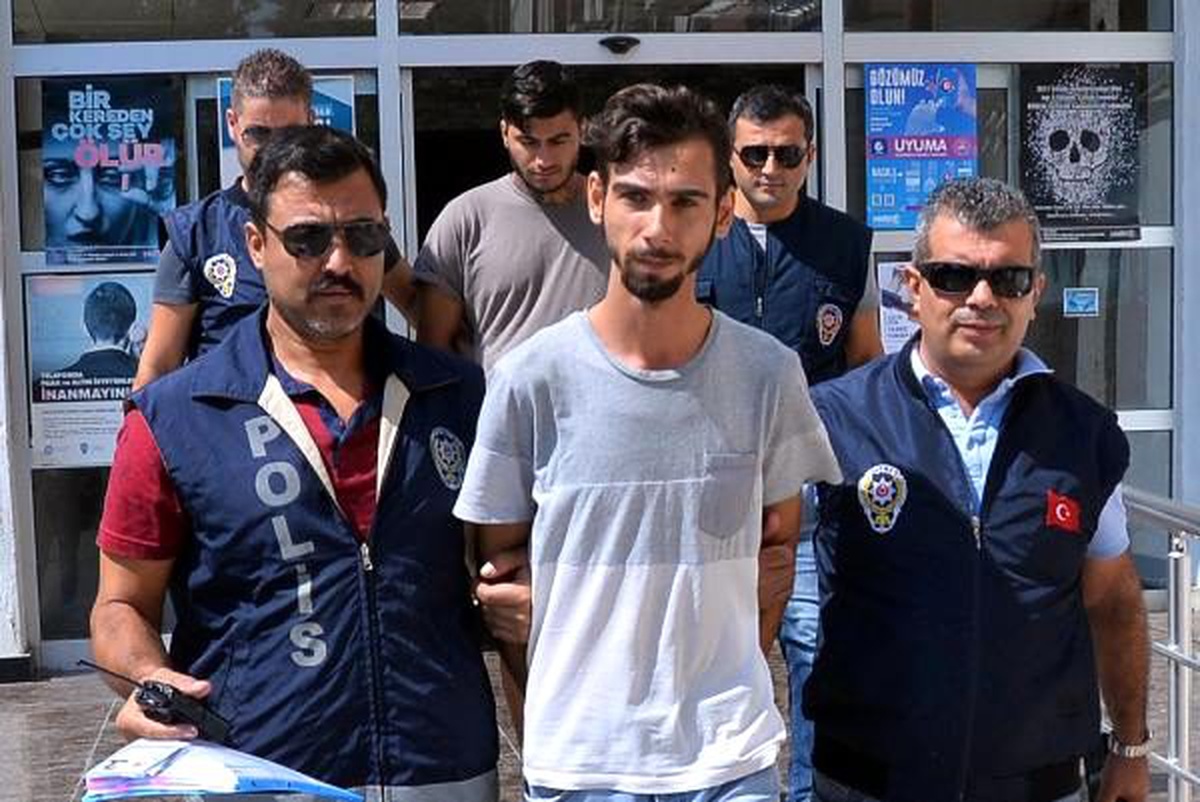 Sahte geçici kimlik belgesiyle altın dolu kargo paketini teslim almışlar