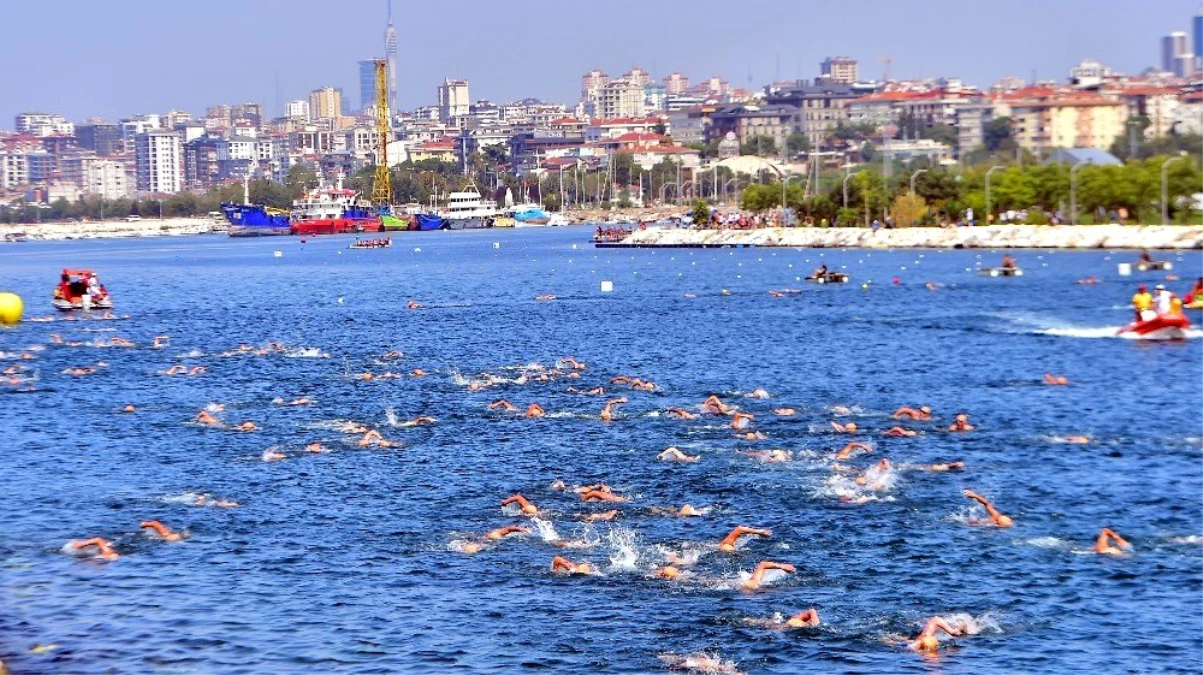Uluslararası Su Sporları Festivali renkli görüntüler oluşturdu