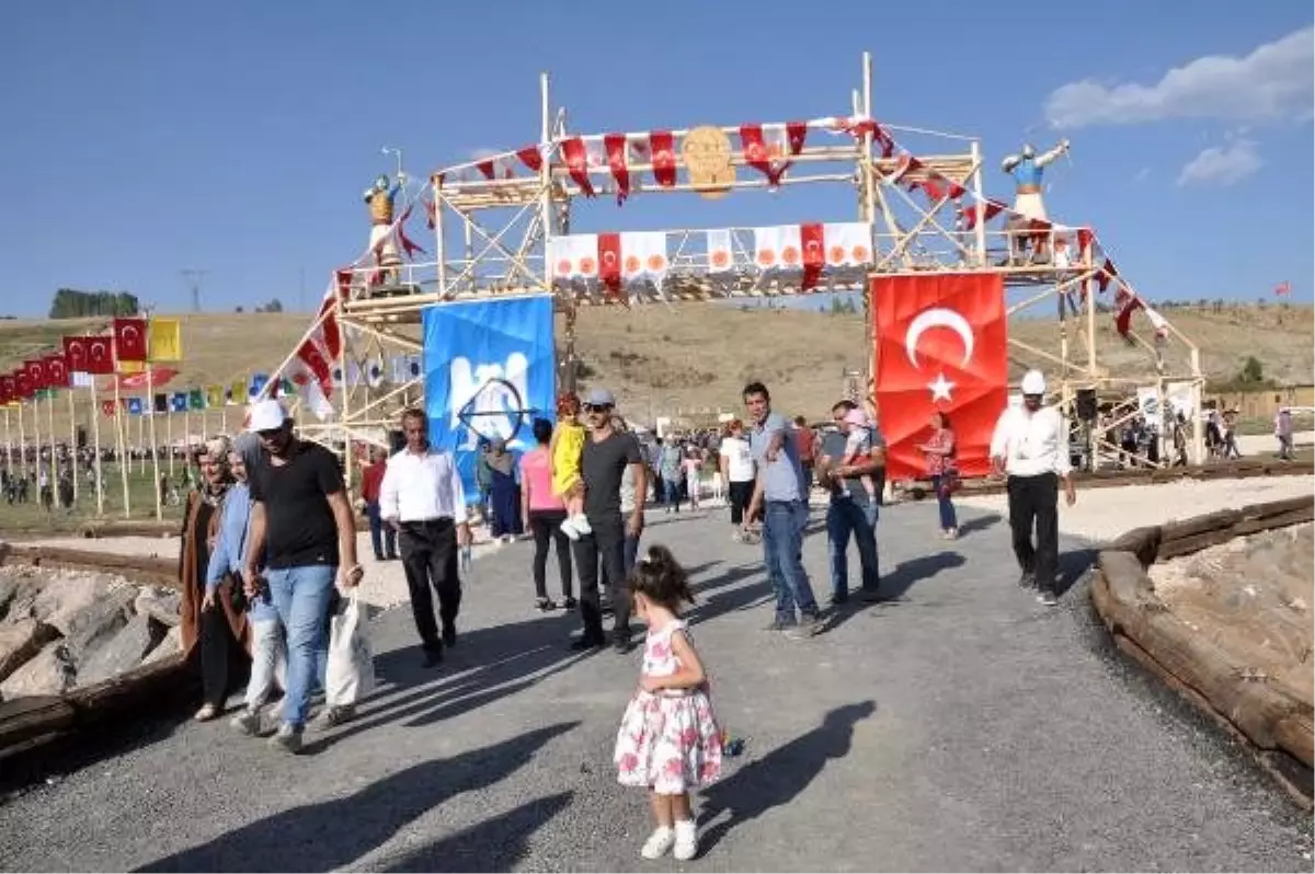 Unutulmaya yüz tutmuş geleneksel el sanatları ahlat\'ta sergilendi