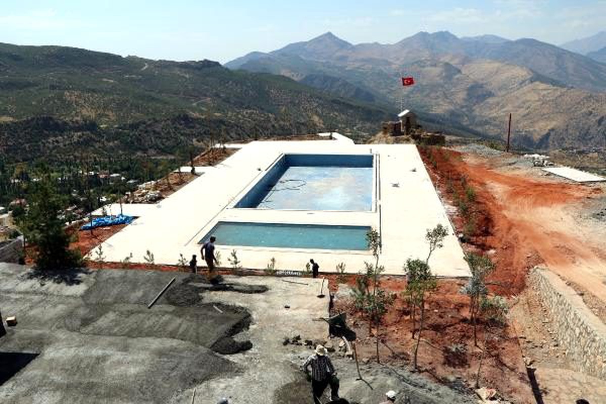 Üs bölgesi, yüzme havuzlu sosyal tesise dönüştürülüyor