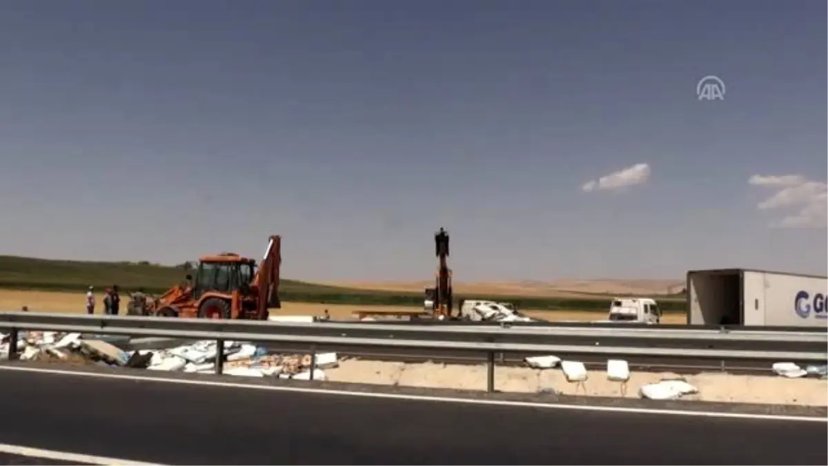 Zincirleme trafik kazası: 1 ölü, 3 yaralı