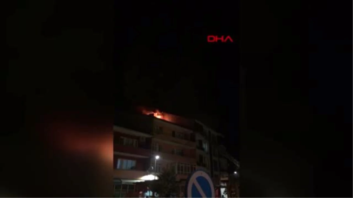 4 katlı binanın çatı katı yandı 1 kişi dumandan etkilendi