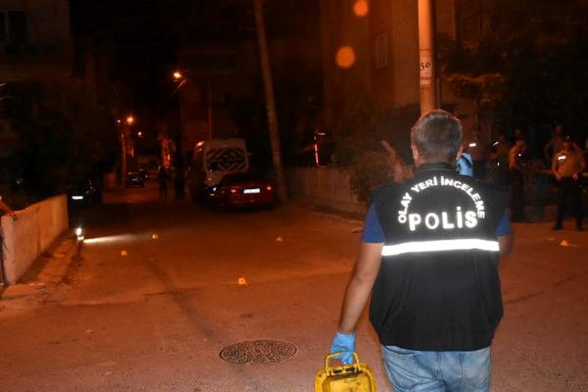 Balkonda uyurken başına kurşun isabet etti